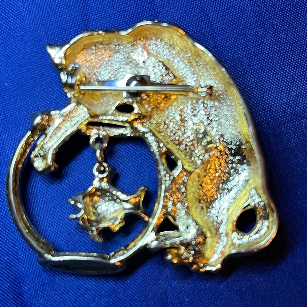 Metal cat pin - Picture 2 of 3
